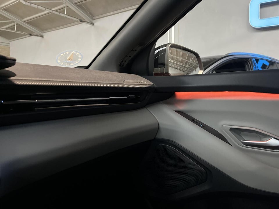 Ford Explorer 84 Premium Extended Range AWD 5d