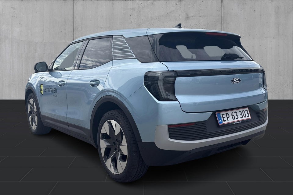 Ford Explorer 77 Premium Extended Range 5d
