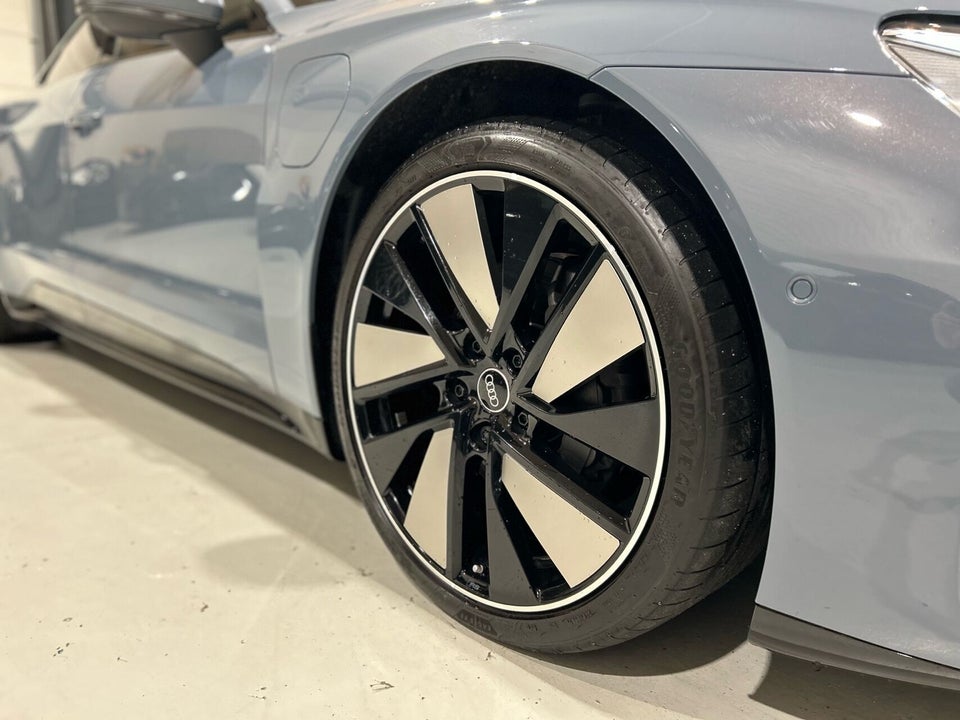 Audi e-tron GT quattro 4d