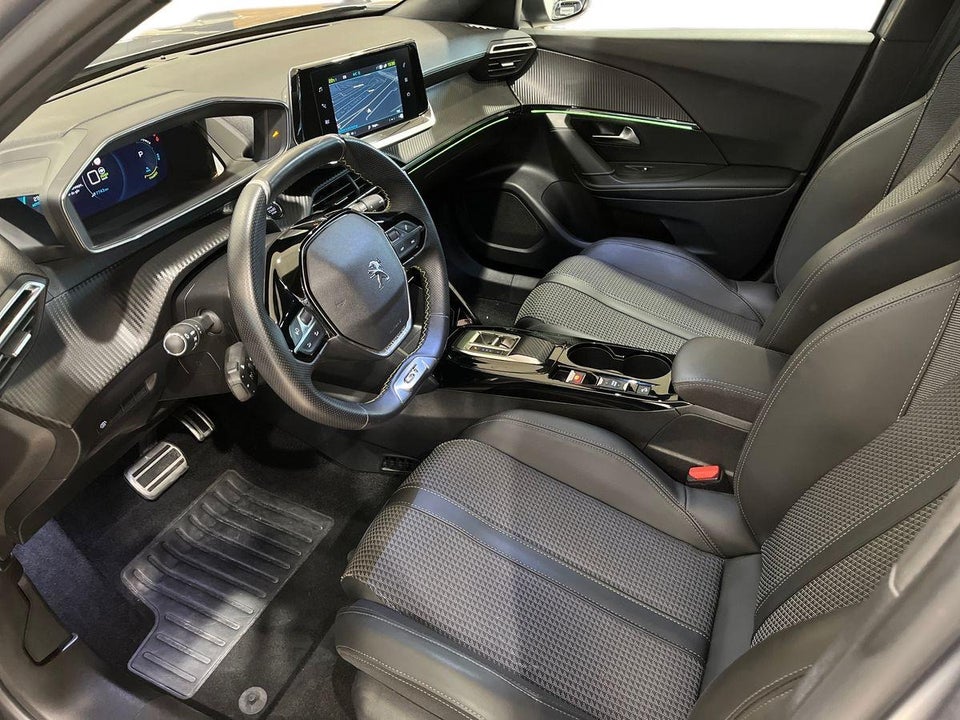 Peugeot e-2008 50 GT 5d