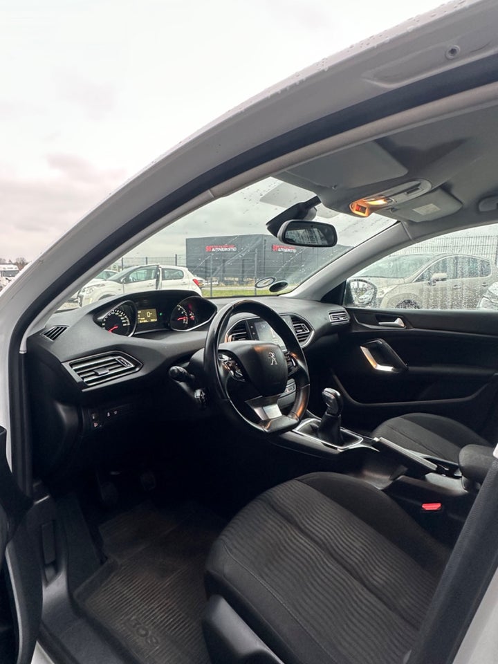 Peugeot 308 1,2 e-THP 110 Active SW 5d