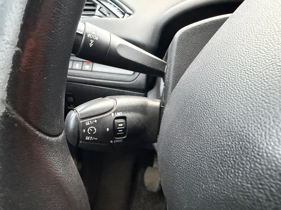 Peugeot 208 1,6 e-HDi 92 Active 5d