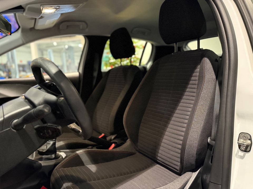 Peugeot 208 1,2 PureTech 75 Active 5d