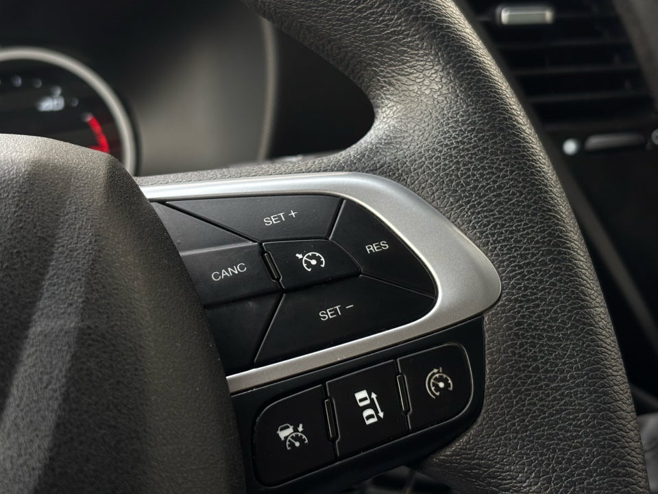 Iveco Daily 3,0 35S18 4100mm Box m/lift AG8