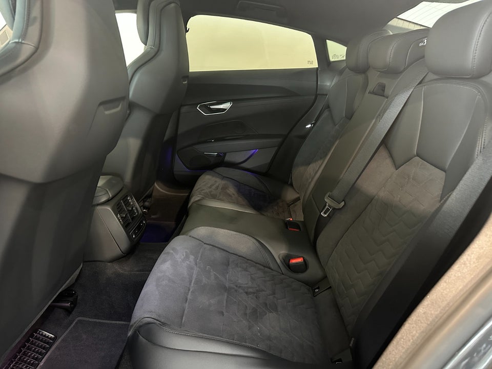 Audi e-tron GT quattro 4d