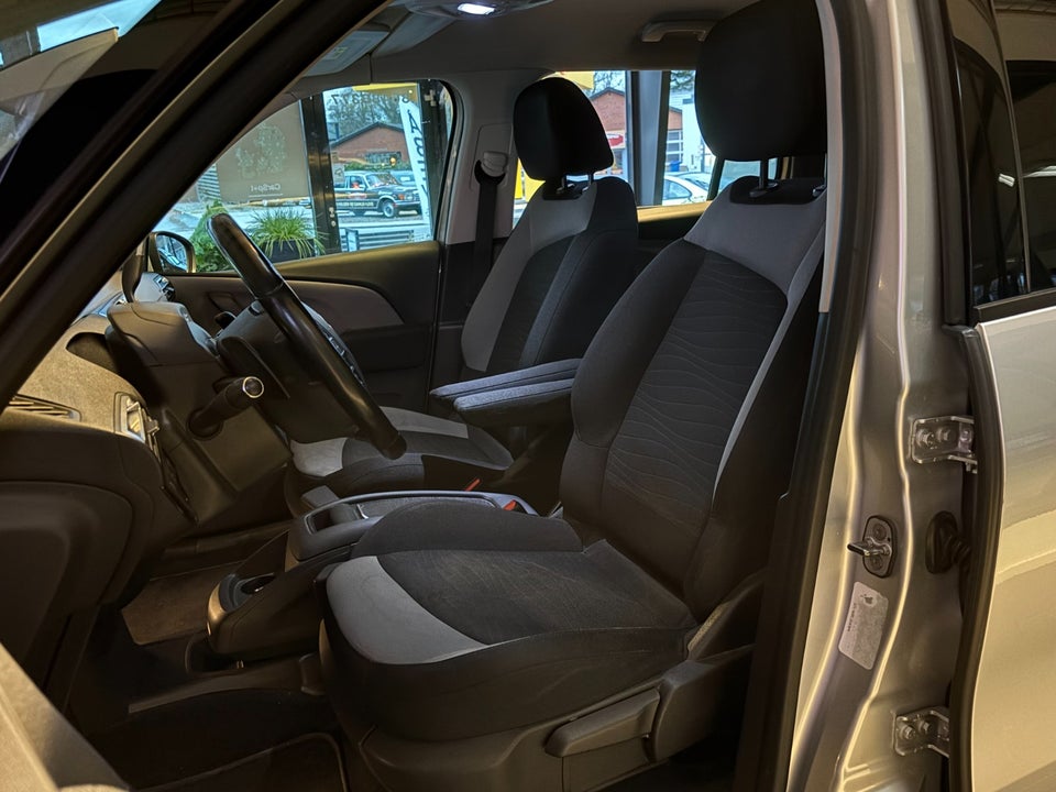 Citroën Grand C4 Picasso 1,6 BlueHDi 120 Intensive EAT6 7prs 5d