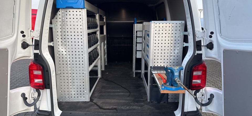 VW Transporter 2,0 TDi 114 Kassevogn kort BMT