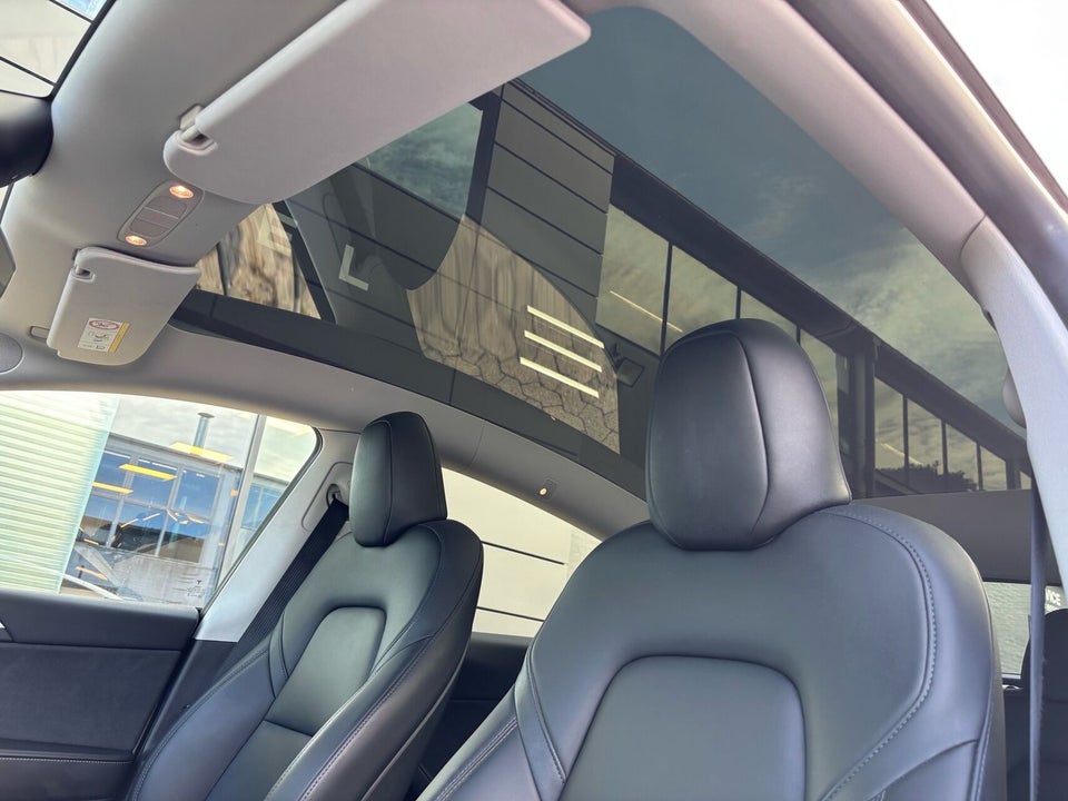 Tesla Model Y Long Range AWD 5d