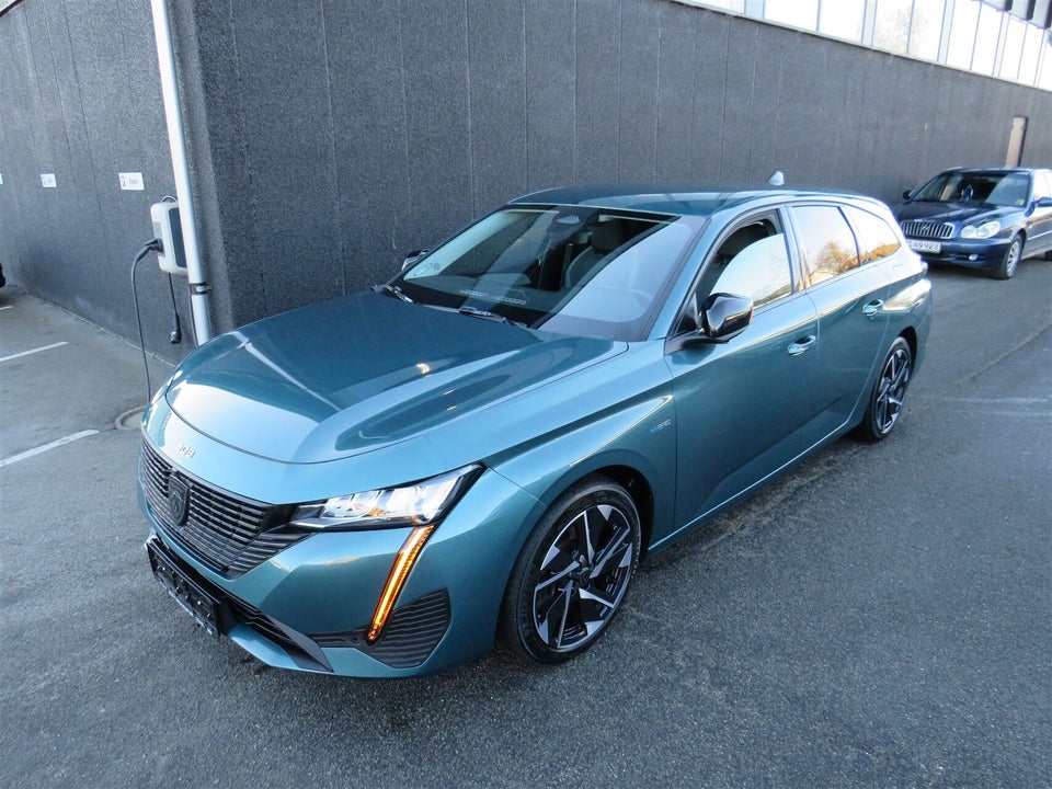 Peugeot 308 1,6 Hybrid First Selection SW EAT8 5d