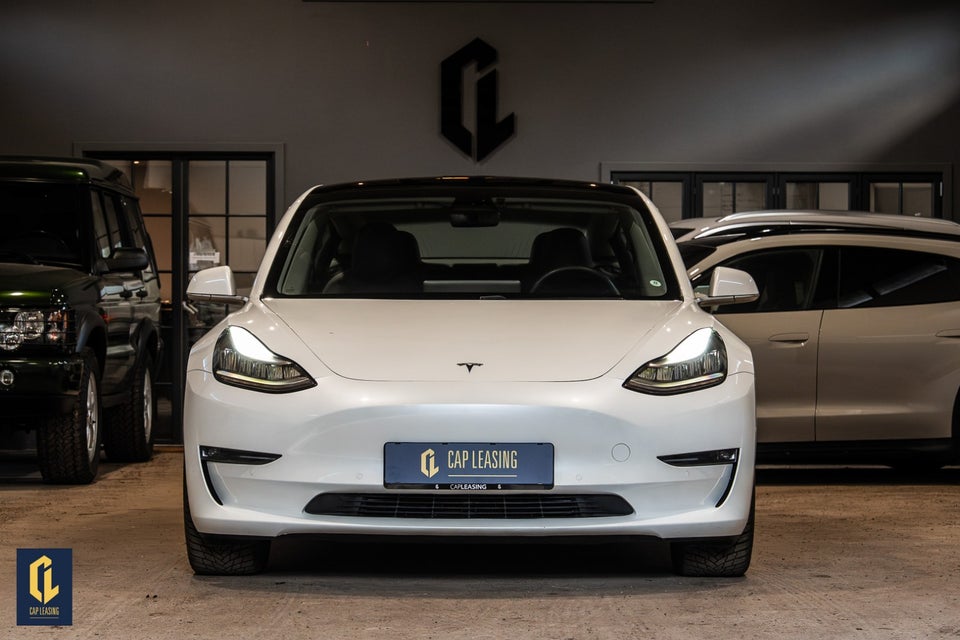 Tesla Model 3 Long Range AWD 4d