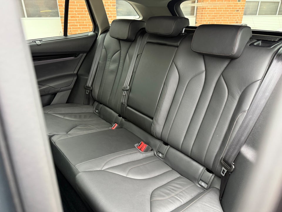 Skoda Enyaq 80 iV Selection Suite 5d