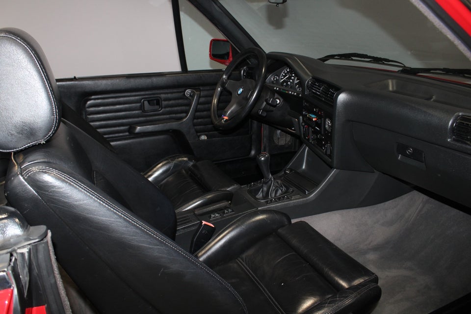 BMW 320i 2,0 Cabriolet 2d