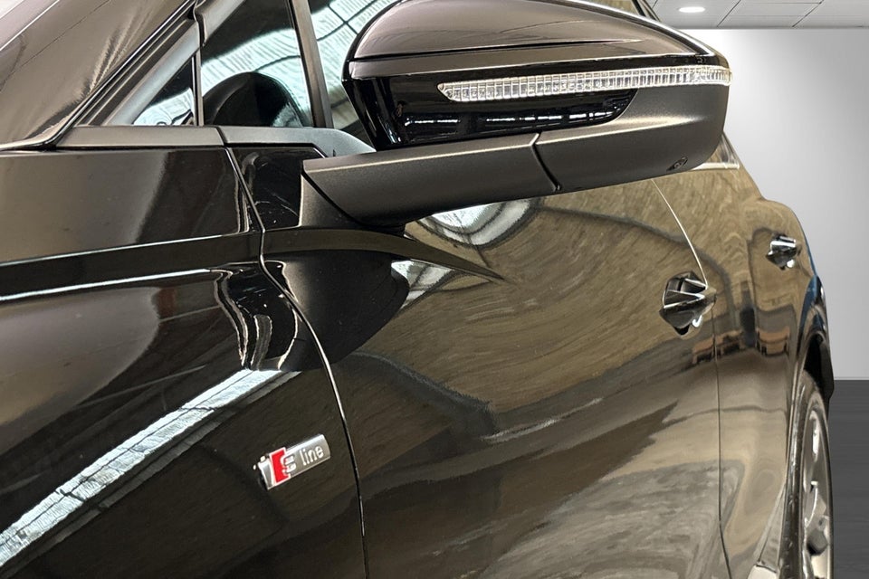 Audi Q4 e-tron performance 5d
