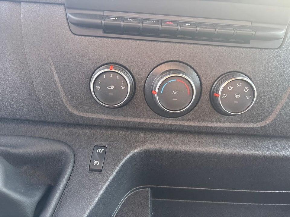 Nissan Interstar 2,3 dCi 150 L2H2 N-Connecta Van