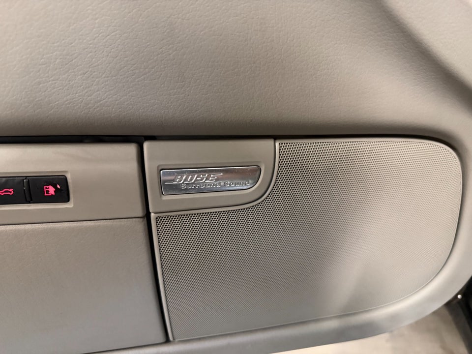 Audi A8 3,7 quattro Tiptr. 4d