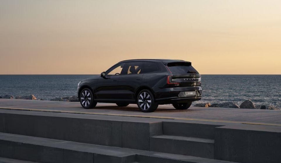 Volvo EX90 Plus 7prs 5d