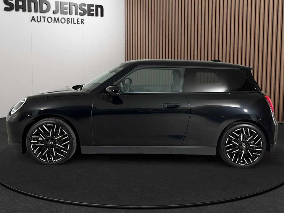 MINI Cooper SE Favoured Trim M 3d