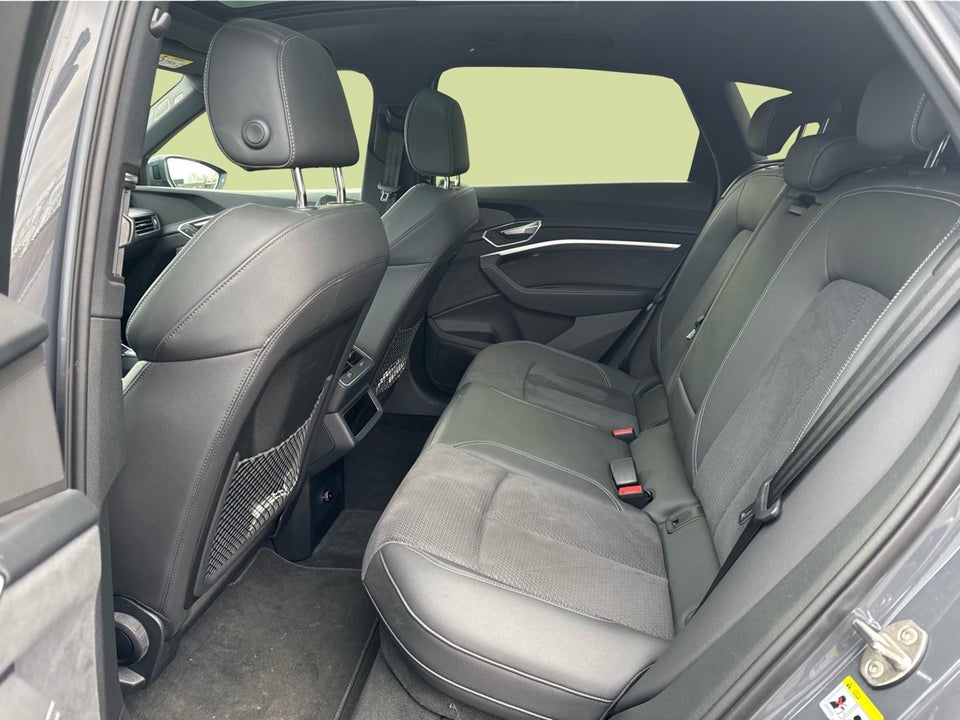 Audi Q8 e-tron 50 S-line quattro 5d