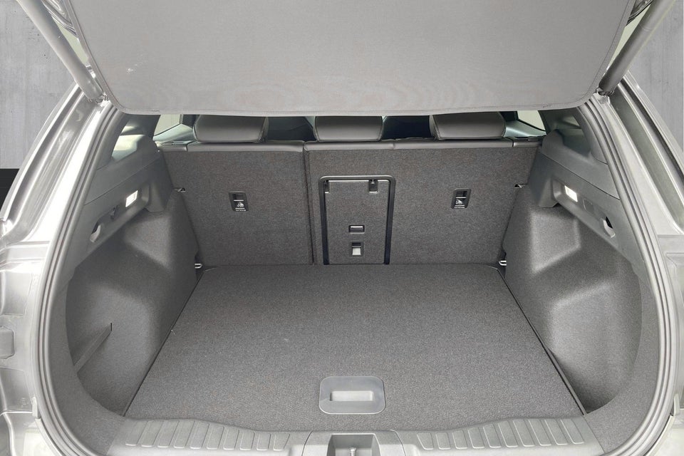 Ford Explorer 77 Premium Extended Range 5d