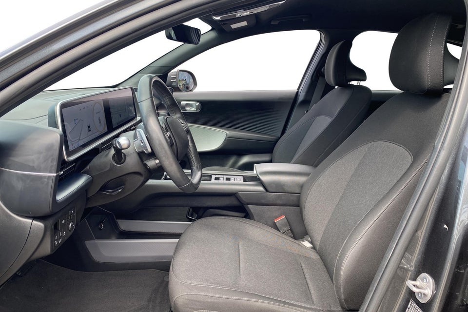 Hyundai Ioniq 6 77 Essential 4d