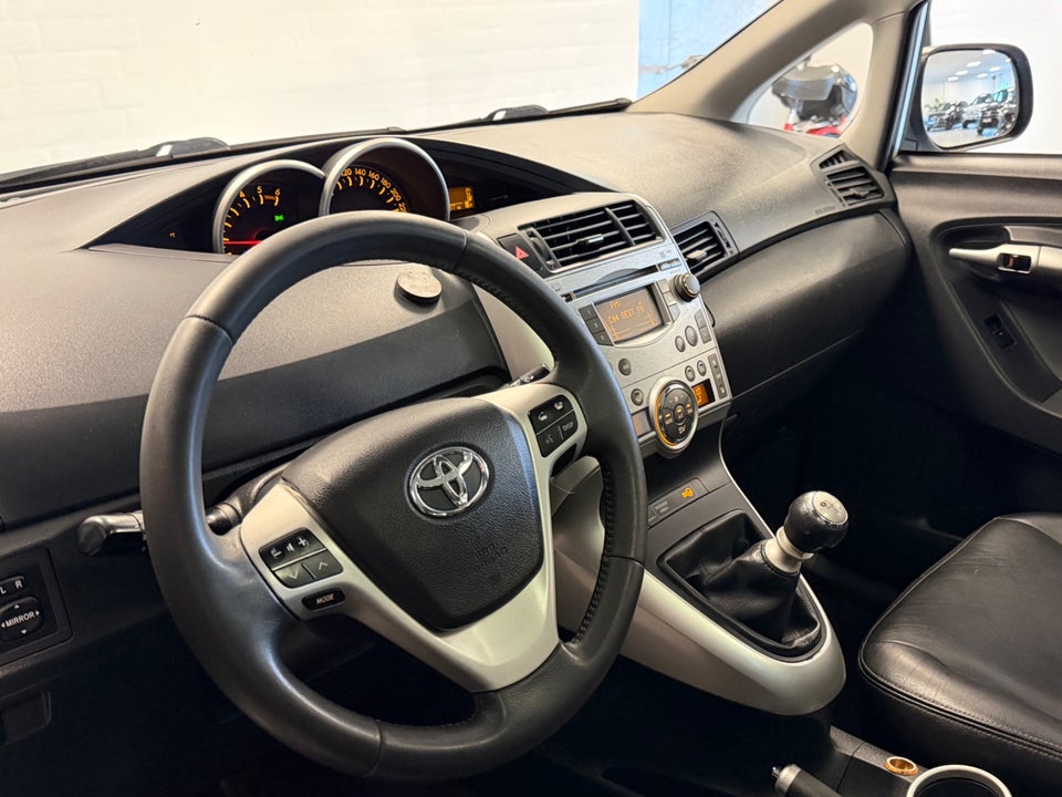 Toyota Verso 2,0 D-4D TX Business 7prs 5d