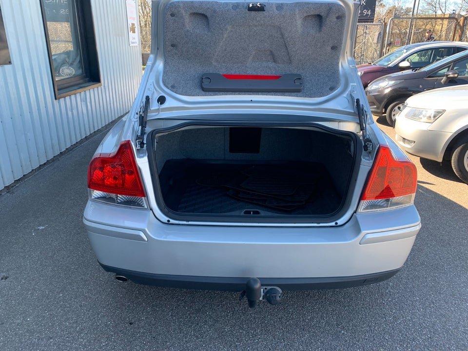 Volvo S60 2,4 140 Momentum 4d