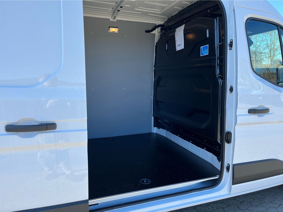 Nissan Interstar 2,3 dCi 150 L2H2 Tekna Van