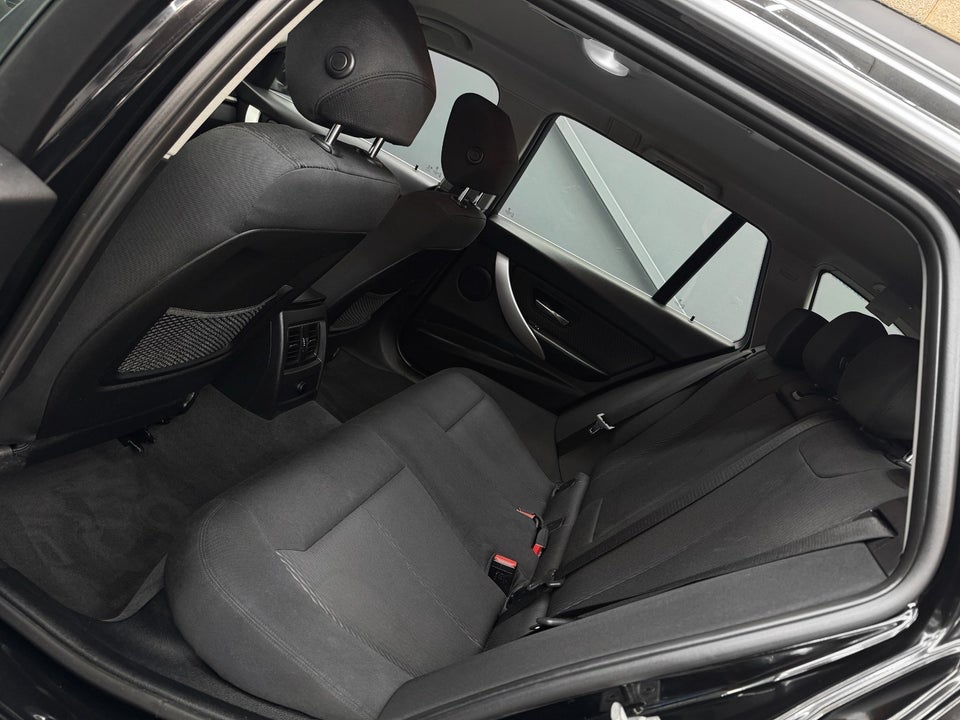 BMW 320d 2,0 Touring Advantage aut. 5d