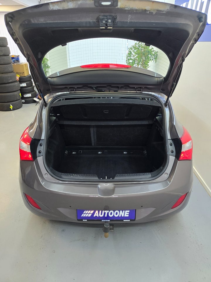 Hyundai i30 1,6 CRDi 110 XTR Eco 5d