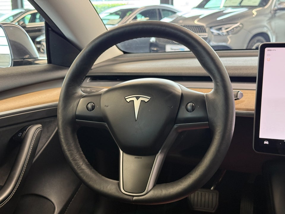 Tesla Model 3 RWD 4d