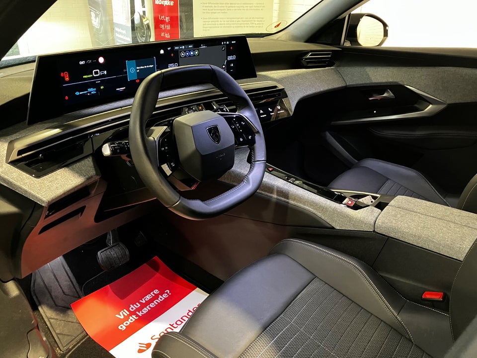 Peugeot e-5008 77 Allure 7prs 5d