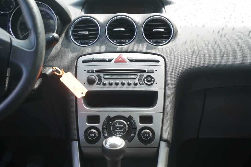 Peugeot 308 1,6 VTi 120 Access 5d
