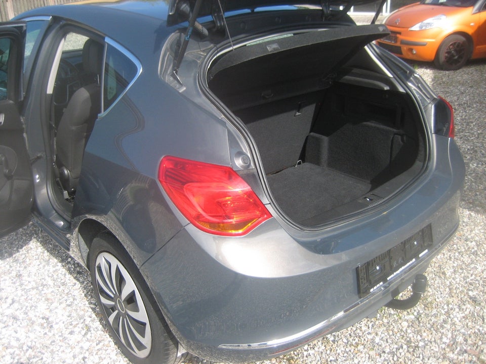 Opel Astra 1,4 T 140 Enjoy 5d