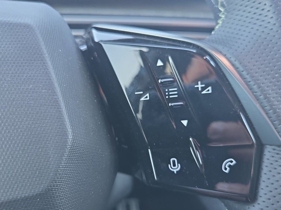 Peugeot e-5008 77 GT Pack 7prs 5d