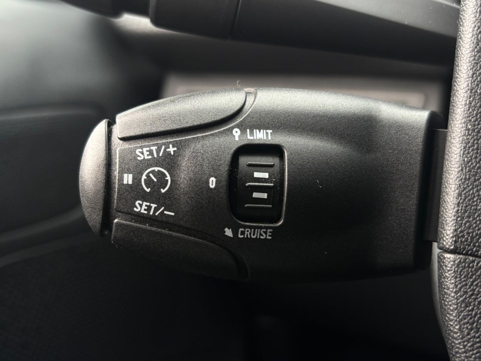 Peugeot 2008 1,2 VTi 82 Allure 5d