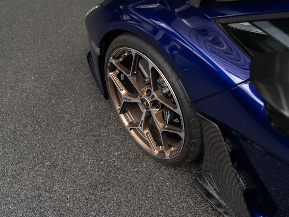 Lamborghini Revuelto 6,5  2d