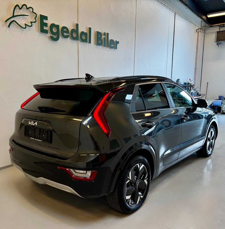 Kia Niro 64 EV Premium 5d