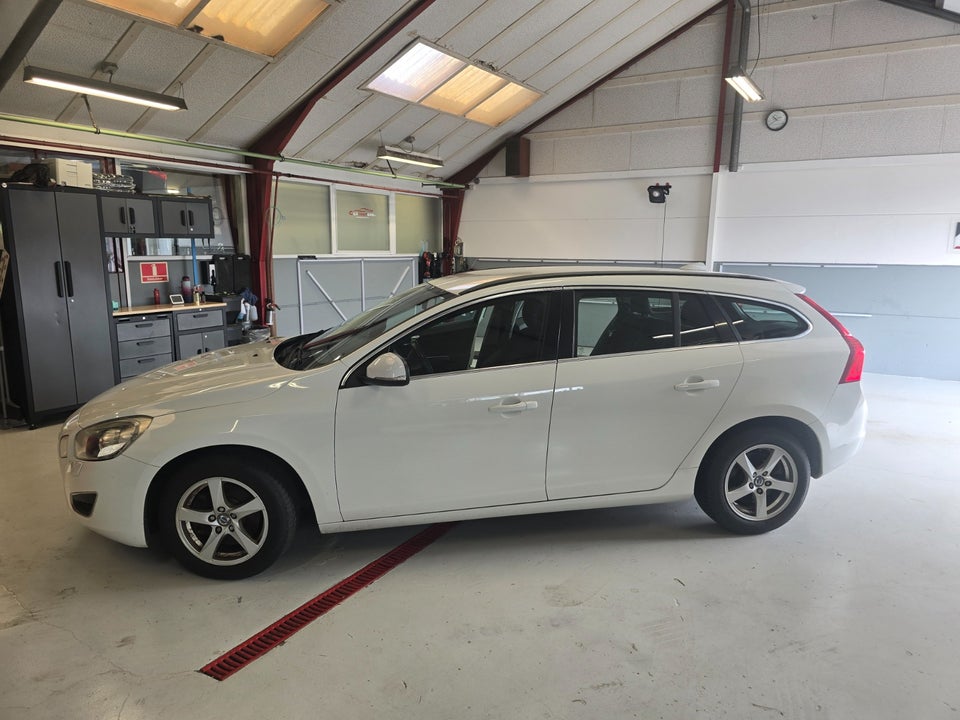 Volvo V60 2,0 D3 136 Kinetic 5d
