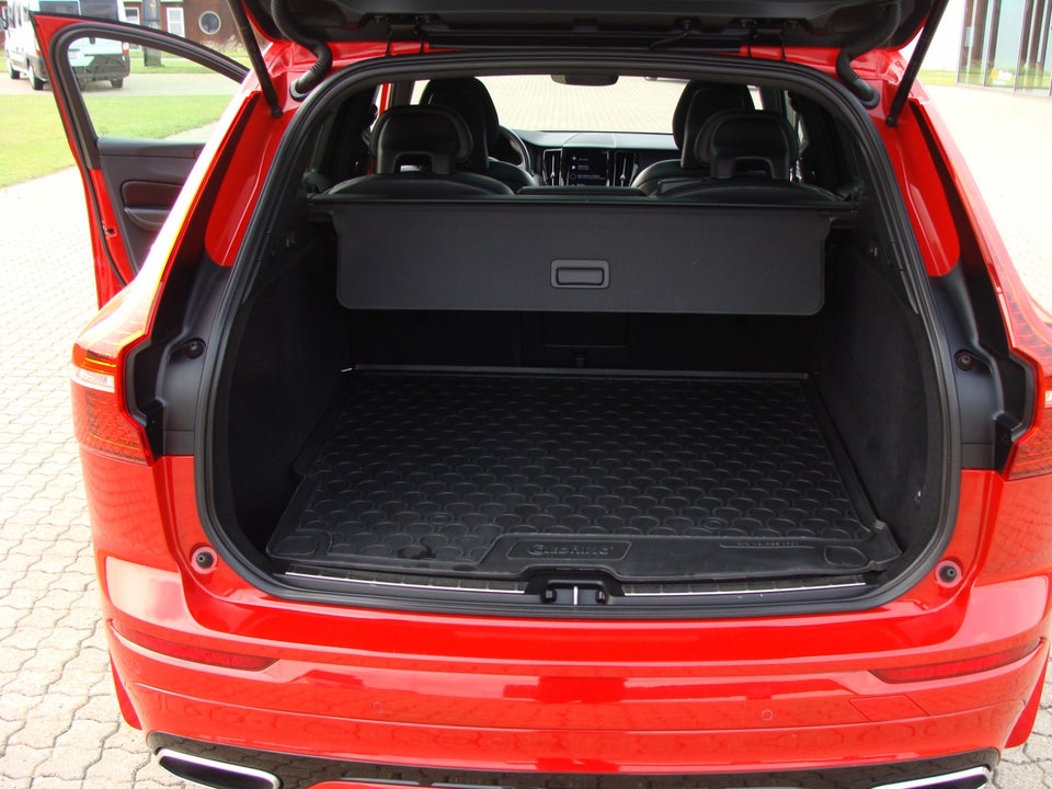 Volvo XC60 2,0 D4 190 R-Design aut. AWD 5d