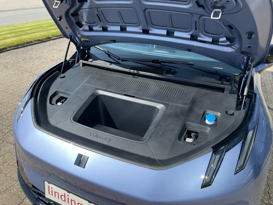 Lynk & Co 02 More 5d