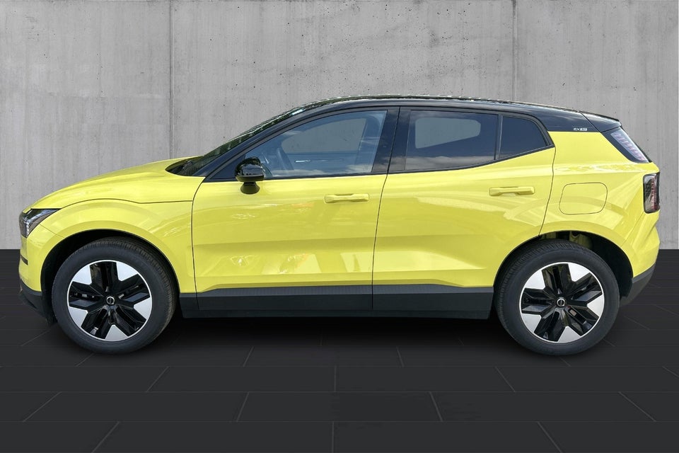 Volvo EX30 Extended Range Plus 5d
