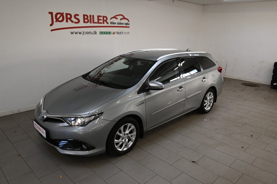 Toyota Auris 1,8 Hybrid H2 Comfort Touring Sports CVT 5d