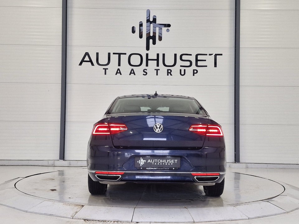 VW Passat 2,0 TSi 220 Highline DSG 4d