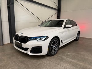 BMW 545e, modelår 2021, 98,700 km