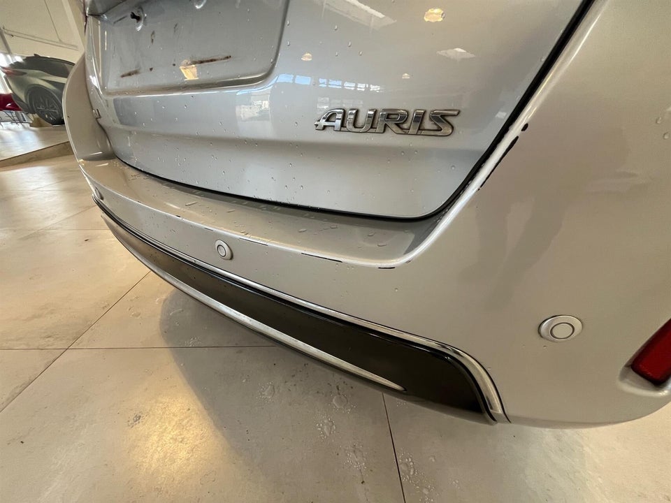 Toyota Auris 1,6 T2+ Touring Sports 5d