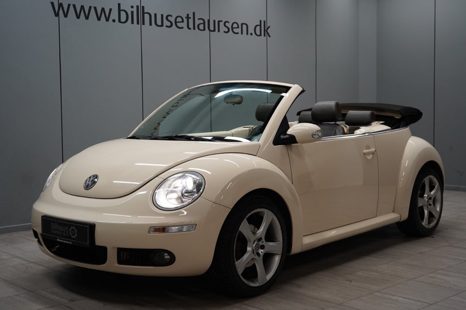 VW New Beetle 1,6 Trendline Cabriolet 2d