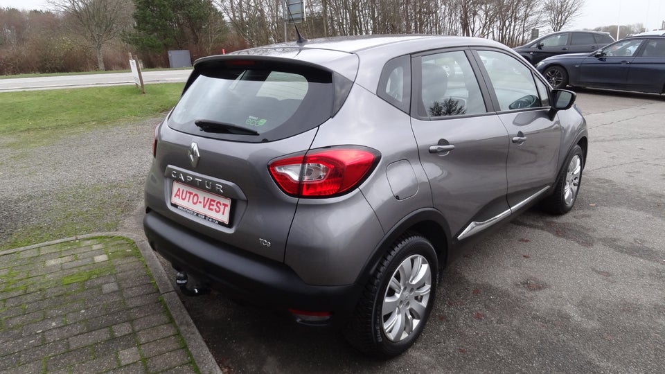 Renault Captur 0,9 TCe 90 Expression 5d