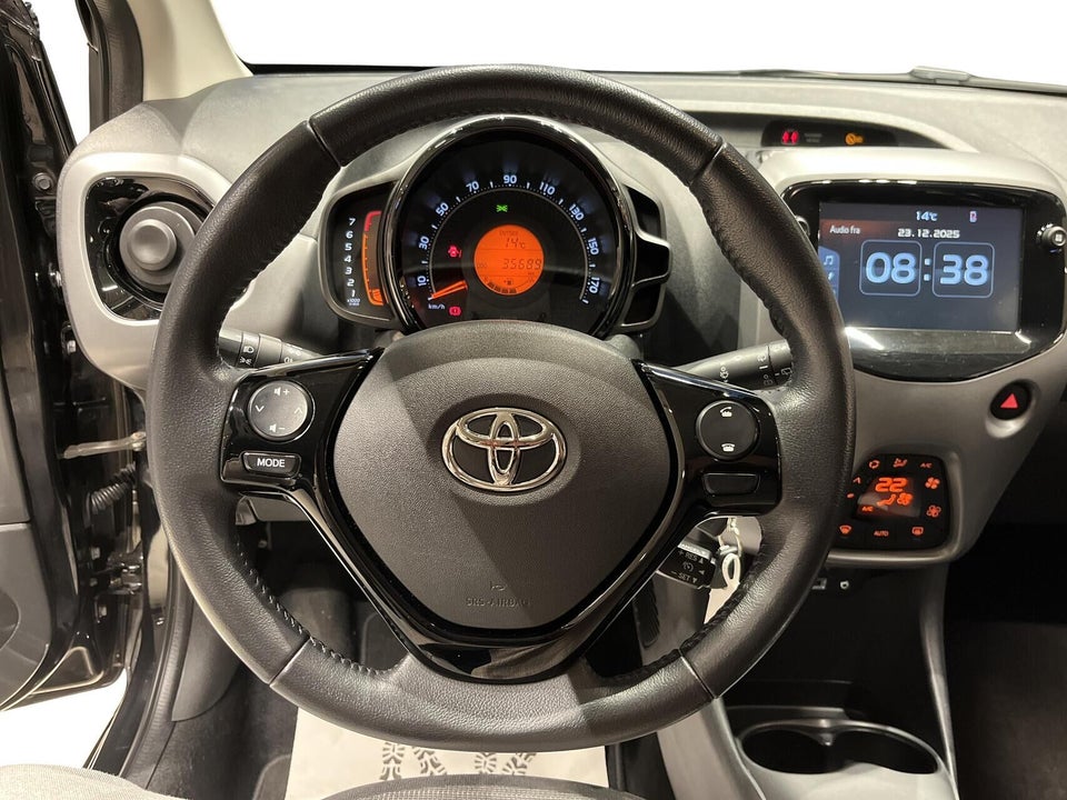 Toyota Aygo 1,0 VVT-i x-press 5d