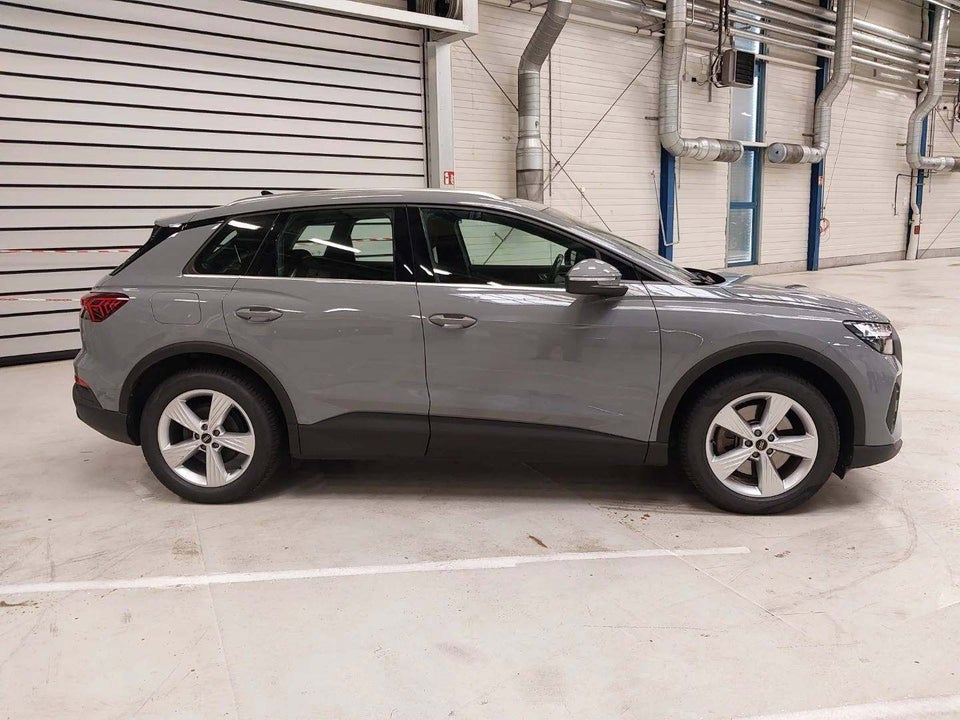 Audi Q4 e-tron 45  5d