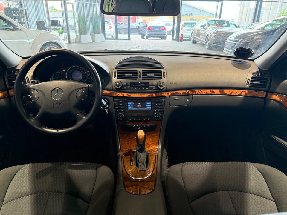 Mercedes E240 2,6 Elegance aut. 4d
